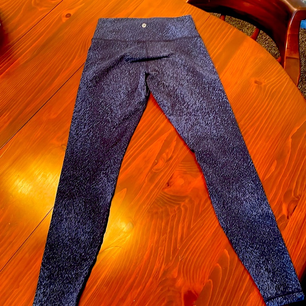 Lululemon full length wunder under leggings. Great condition. Size 8.